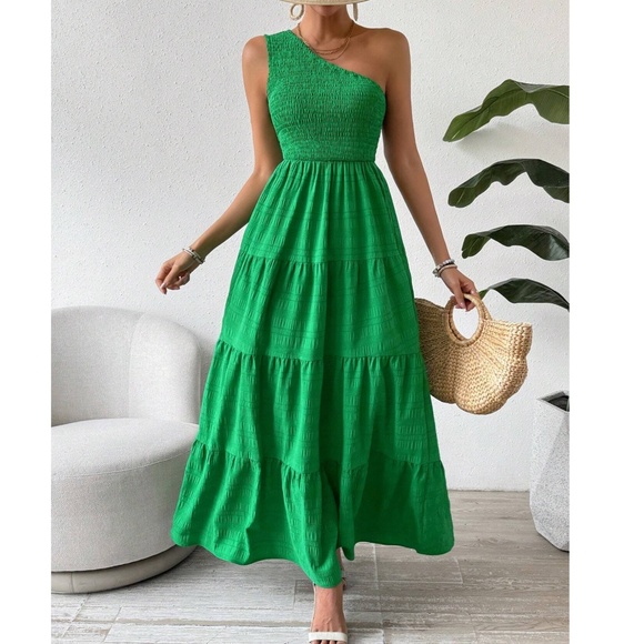 BellanBlue Dresses & Skirts - One-Shoulder Green Maxi Dress - Elegant Summer Style Size 4/Small